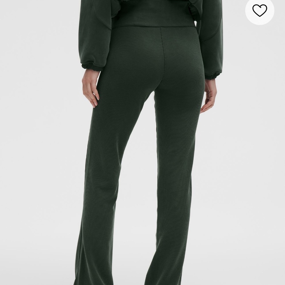NWOT Lululemon Ribbed Softstreme Flared Pants